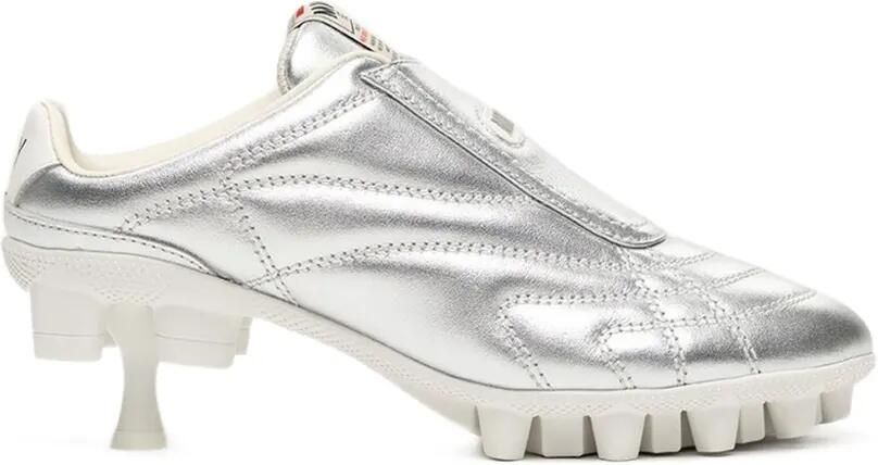 Maison MIHARA YASUHIRO Sneakers met spikes Zilver