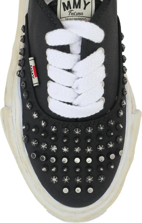 Maison MIHARA YASUHIRO Sneakers met studs Zwart