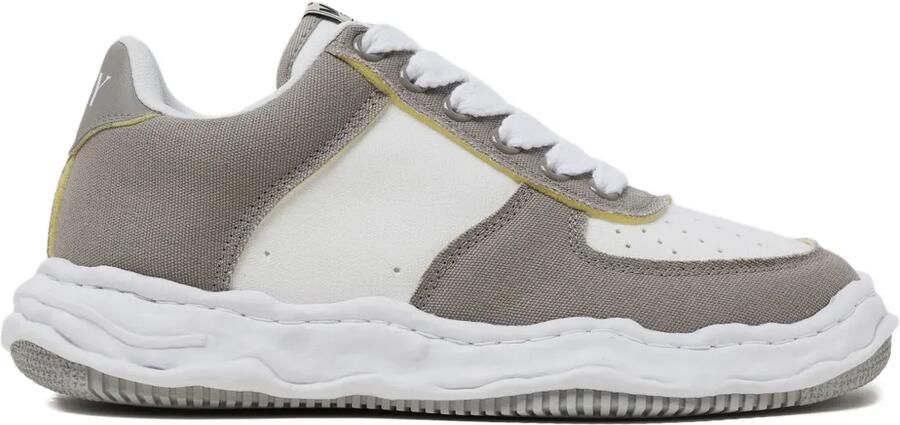 Maison MIHARA YASUHIRO Wayne sneakers met vlakken en golfzool Beige