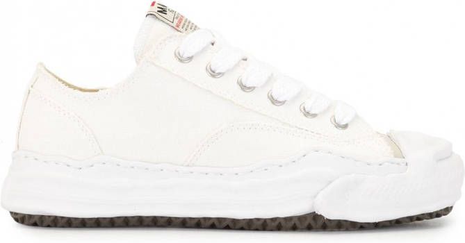 Maison Mihara Yasuhiro Sneakers met chunky zool Wit