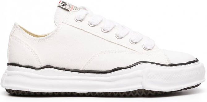 Maison MIHARA YASUHIRO Sneakers met contrasterende veters Wit