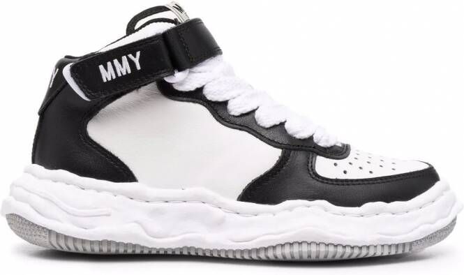 Maison MIHARA YASUHIRO Sneakers met geborduurd logo Wit