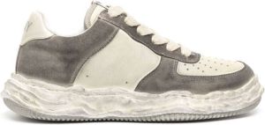 Maison Mihara Yasuhiro Wayne low-top sneakers Grijs