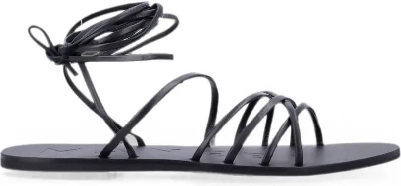 Manebi Sandalen met meerdere bandjes en striksluiting Zwart
