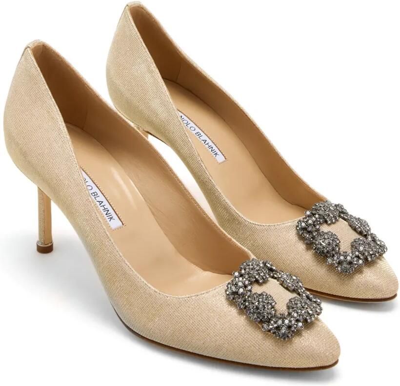 Manolo Blahnik Hangisi pumps met kristallen gesp Beige