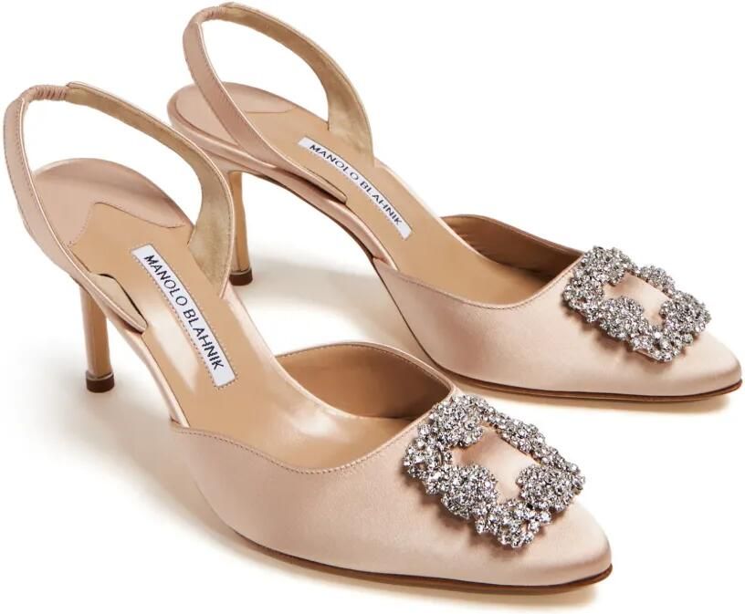 Manolo Blahnik Hangisi pumps met kristallen gesp Beige