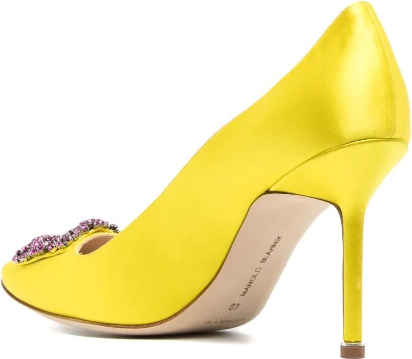 Manolo Blahnik Hangisi pumps verfraaid met kristallen Geel - Foto 2