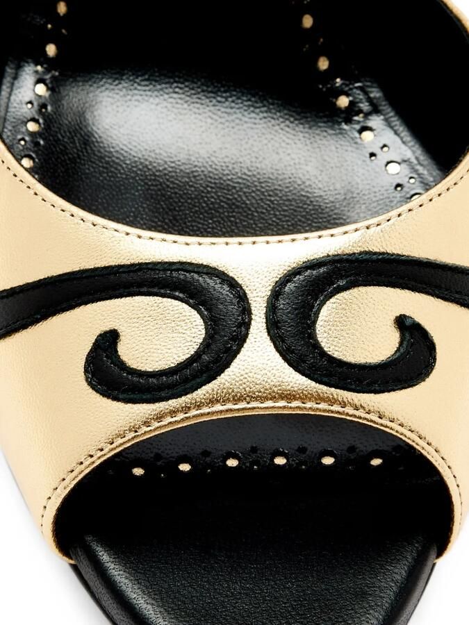 Manolo Blahnik Leren sandalen met rolwerkapplicatie en hak Goud - Foto 2