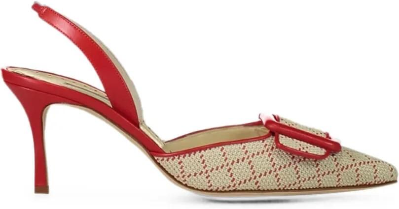 Manolo Blahnik Maysli pumps met gespdetail Beige