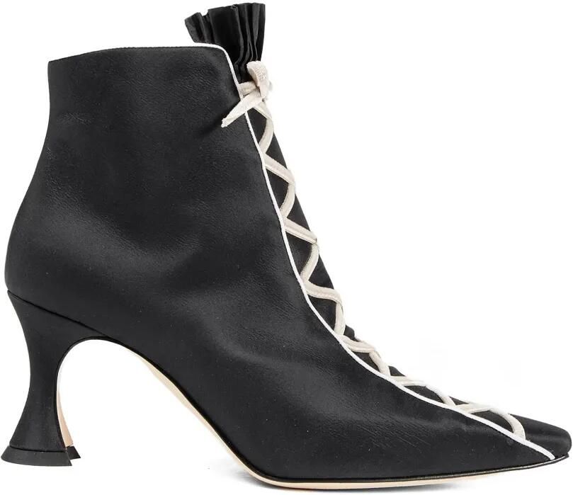 Manolo Blahnik Nolhac enkellaarzen met veters Zwart