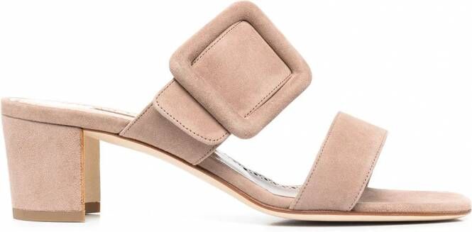 Manolo Blahnik Sandalen met grote gesp Beige