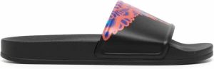 Marcelo Burlon County of Milan Badslippers met print Zwart