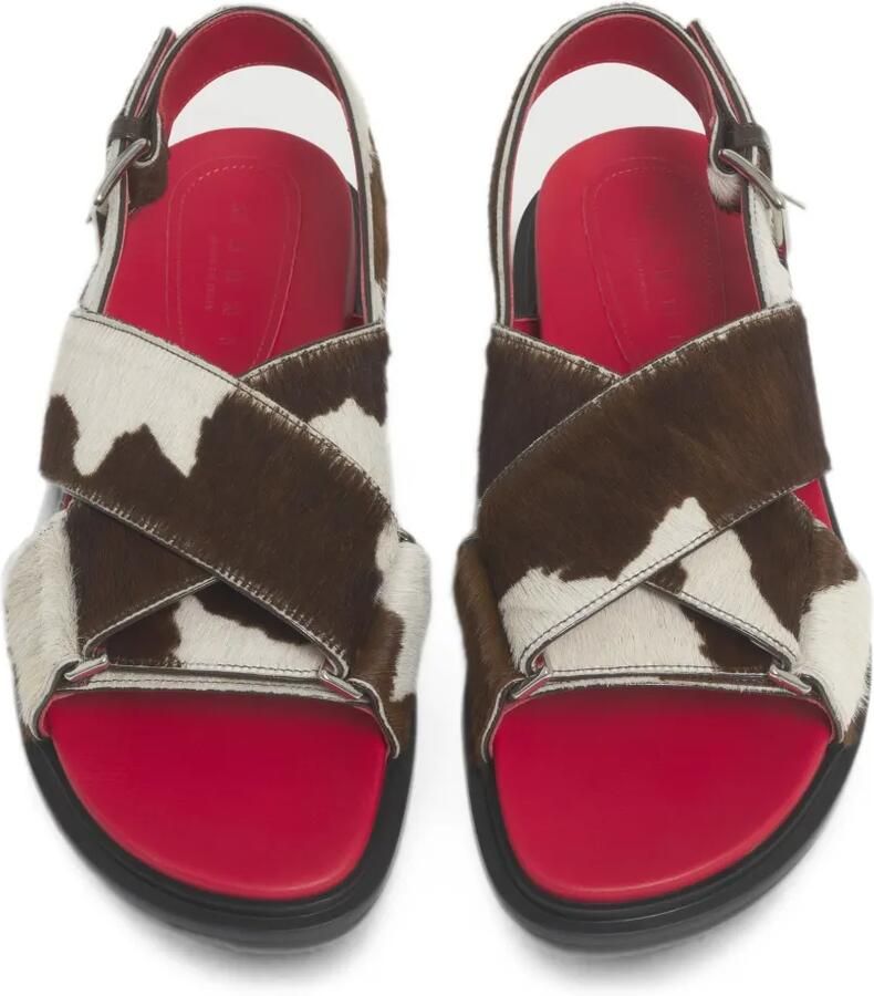 Marni Fussbett sandalen met koeien-print en ponyhaar Bruin - Foto 2
