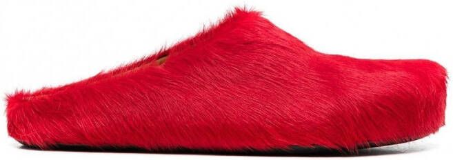 Marni Fussbett Sabot slippers met kalfshaar Rood