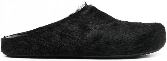 Marni Fussbett Sabot slippers met kalfshaar Zwart