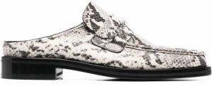 Martine Rose Loafers met slangenprint Beige