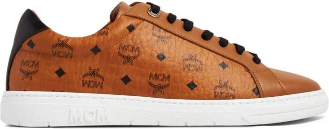 MCM Terrain sneakers met monogramprint Bruin