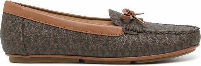Michael Kors Juliette loafers met monogram Bruin