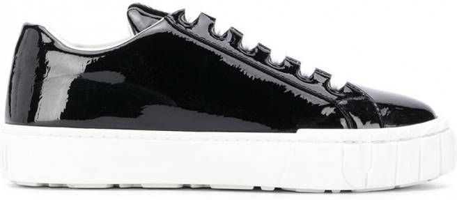 Miu Lakleren sneakers Zwart
