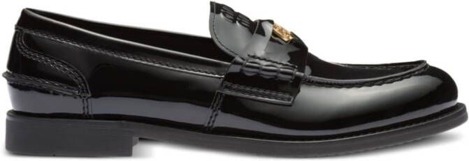 Miu Loafers met logoplakkaat Zwart