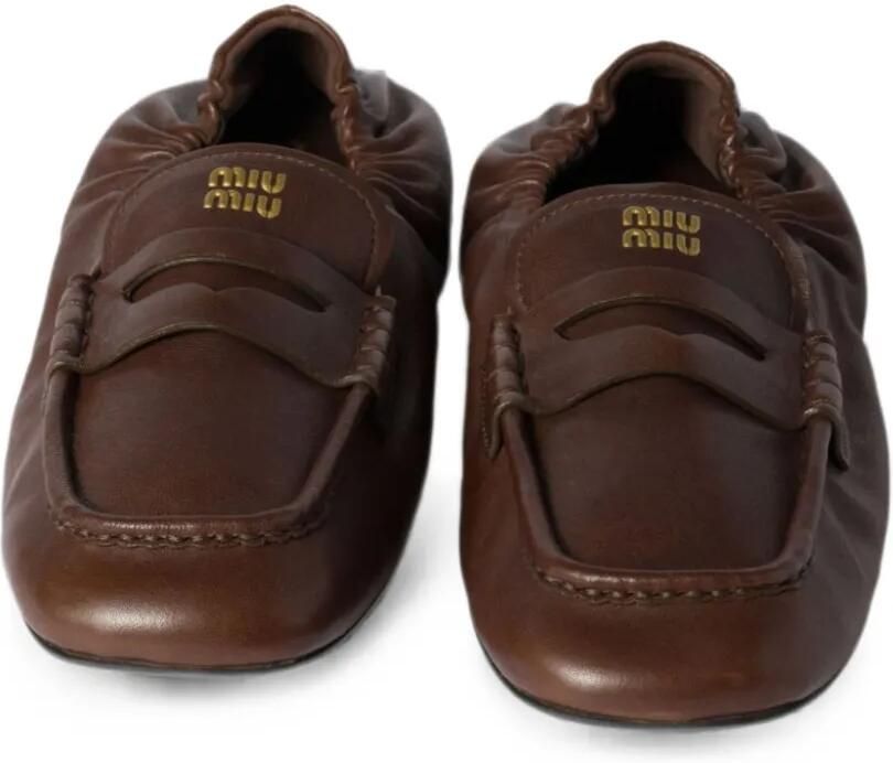 Miu Penny loafers met logo-reliëf Bruin - Foto 4