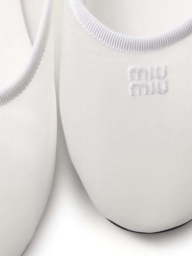 Miu Slippers met geborduurd logo Wit - Foto 3