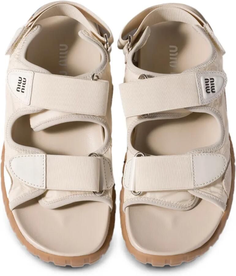 Miu Tyre suède sandalen met klittenband Beige