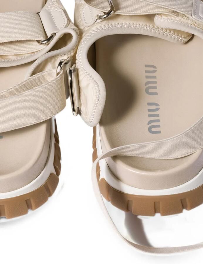 Miu Tyre suède sandalen met klittenband Beige - Foto 2