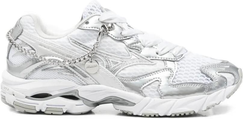 Mizuno Wave Rider sneakers met metallic-effect en ketting Wit