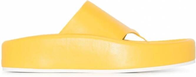 MM6 Maison Margiela Teenslippers met brede band Geel