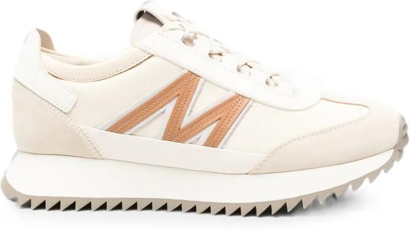 Moncler Sneakers met gekartelde zool en logo-patch Beige