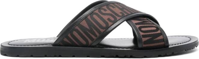Moschino Leren slippers met logo-jacquard Bruin