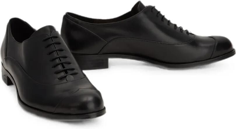 Moschino Leren Oxford schoenen Zwart