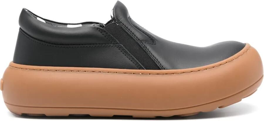 Moschino Leren sneakers met oversized zool Zwart