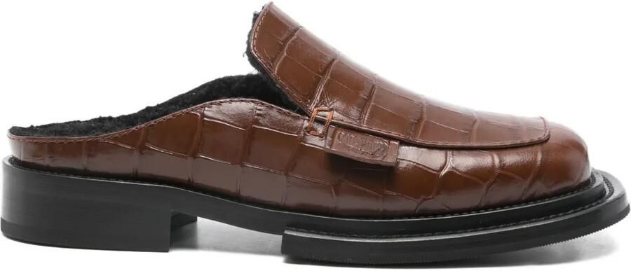 Moschino Muiltjes met krokodillen-reliëf Bruin
