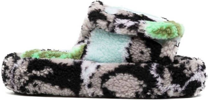 Natasha Zinko Slippers met camouflageprint Grijs