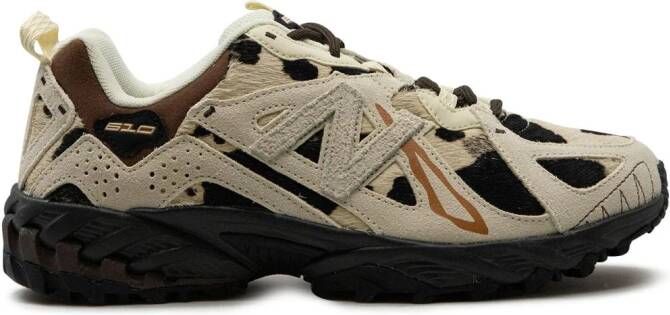 New Balance 610 sneakers met "koeienprint" Beige