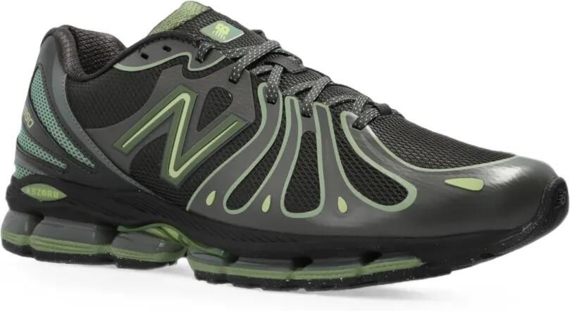 New Balance UGTR sneakers met krokodillen-reliëf Zwart