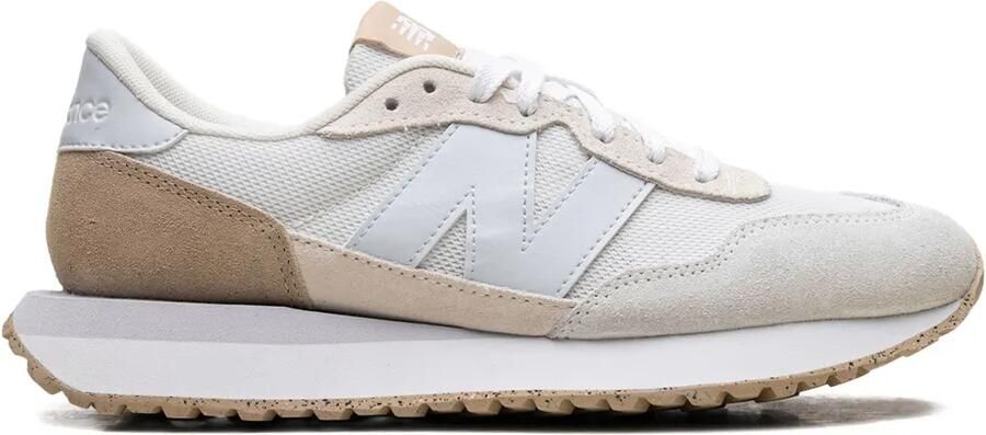 New Balance 237 suède sneakers met vlakken Beige