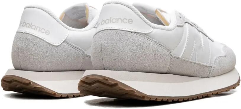 New Balance 237 suède sneakers met vlakken Wit