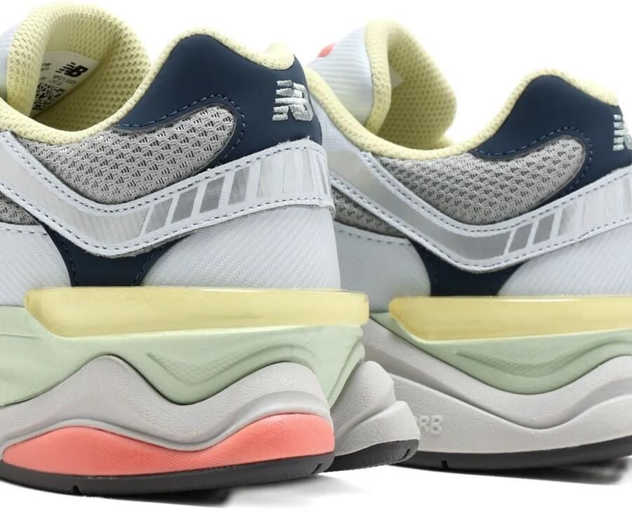 New Balance 9060 chunky sneakers met mesh vlakken Grijs - Foto 4