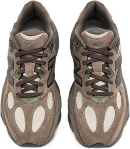 New Balance 9060 sneakers met mesh vlakken Bruin