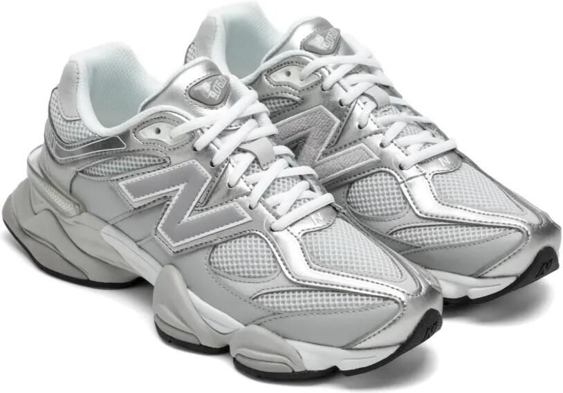 New Balance 9060 sneakers met vlakken Zilver