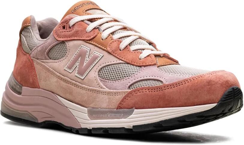 New Balance x Joe Freshgoods Made in USA 992 "Aged Well" sneakers Beige - Foto 2