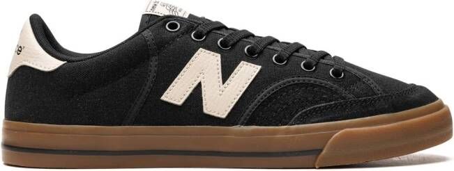 New Balance "Numeric 212 Pro Court Black Timberwolf Gum sneakers" Zwart