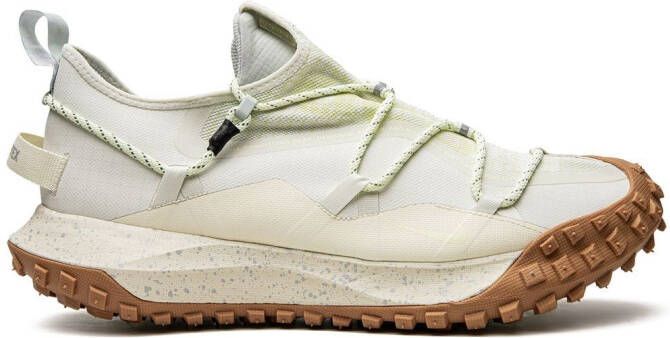 Nike ACG Mountain Fly Low sneakers Beige