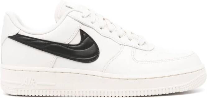 Nike Air Force 1 '07 leren sneakers Beige