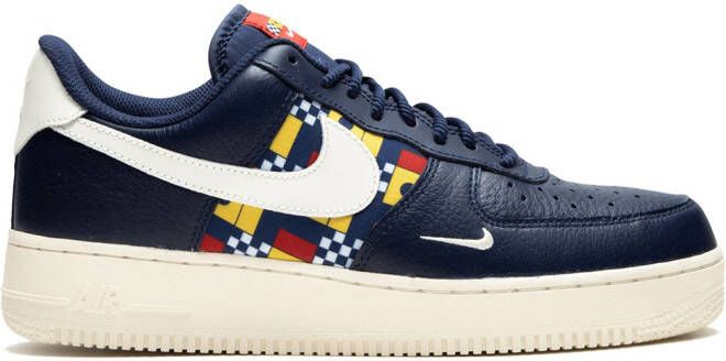 Nike Air Force 1 07 LV 8 sneakers Blauw