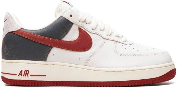 Nike SB Dunk Low "Valentine's Day Low Love Found" sneakers Beige