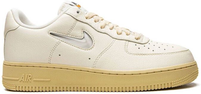 Nike Air Force 1 low-top sneakers Beige